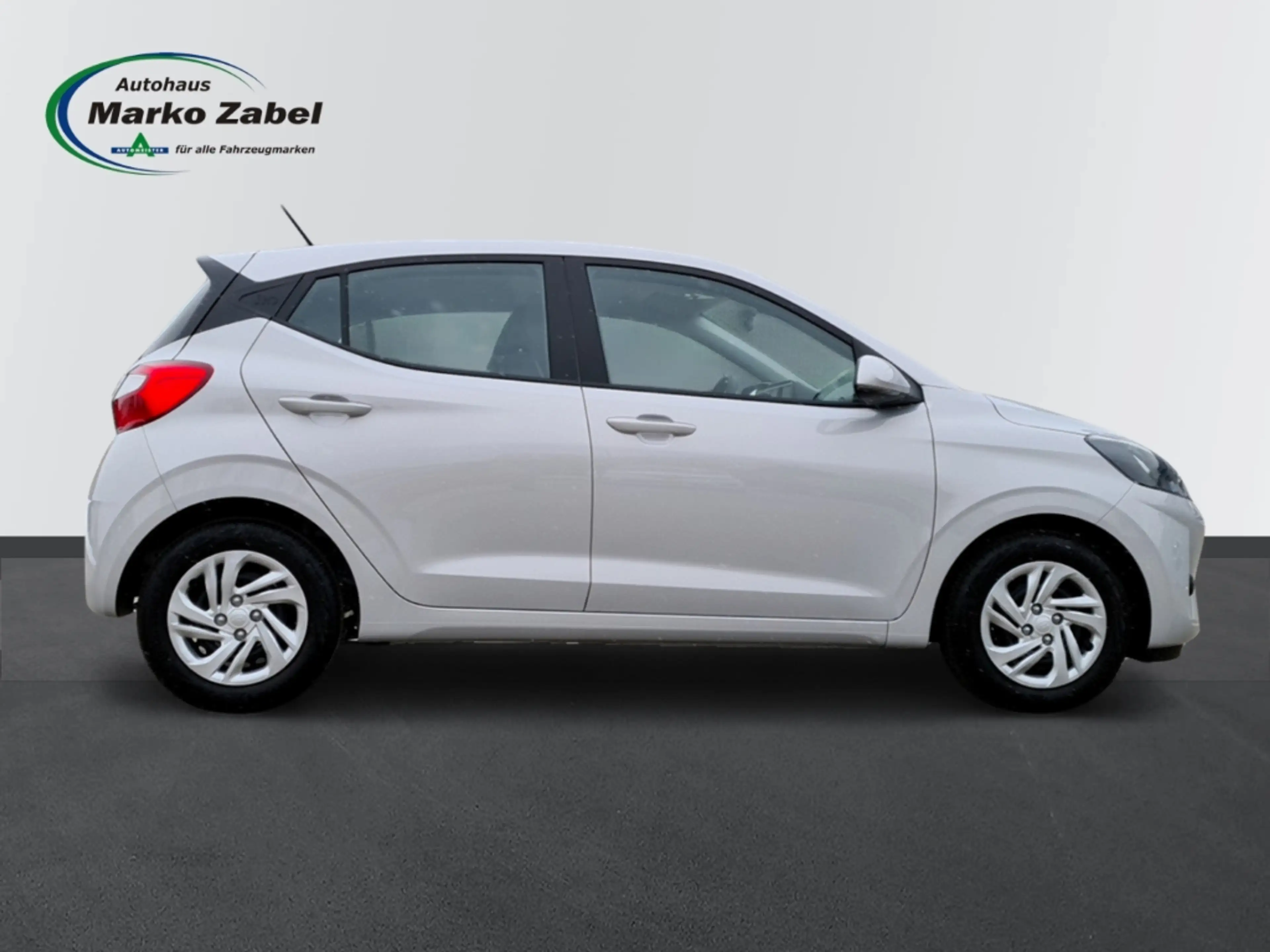Hyundai i10 1.0 Automatik Sitzheizung Navi PDC Kamera App Conn — photo 6
