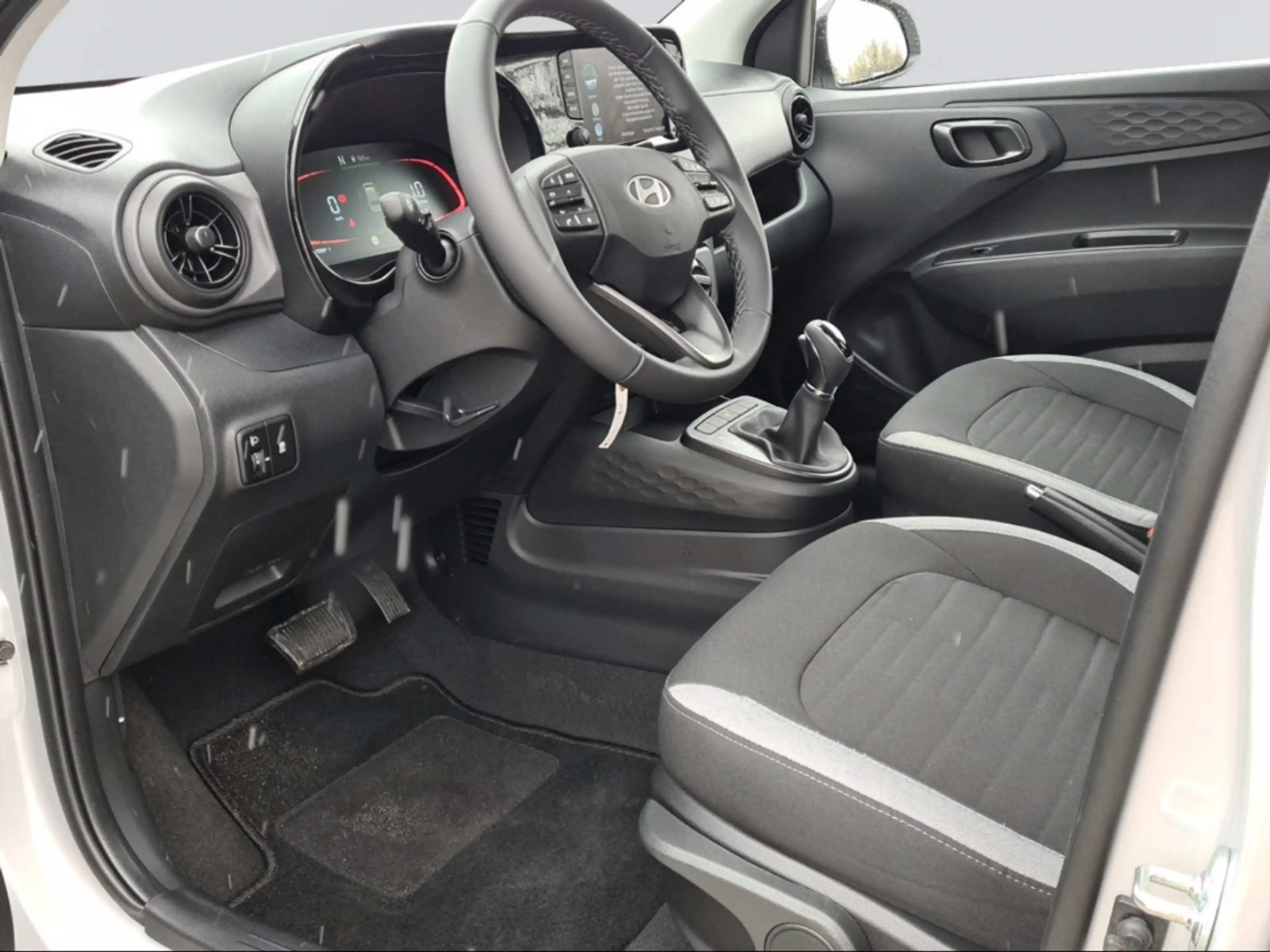 Hyundai i10 1.0 Automatik Sitzheizung Navi PDC Kamera App Conn — photo 15