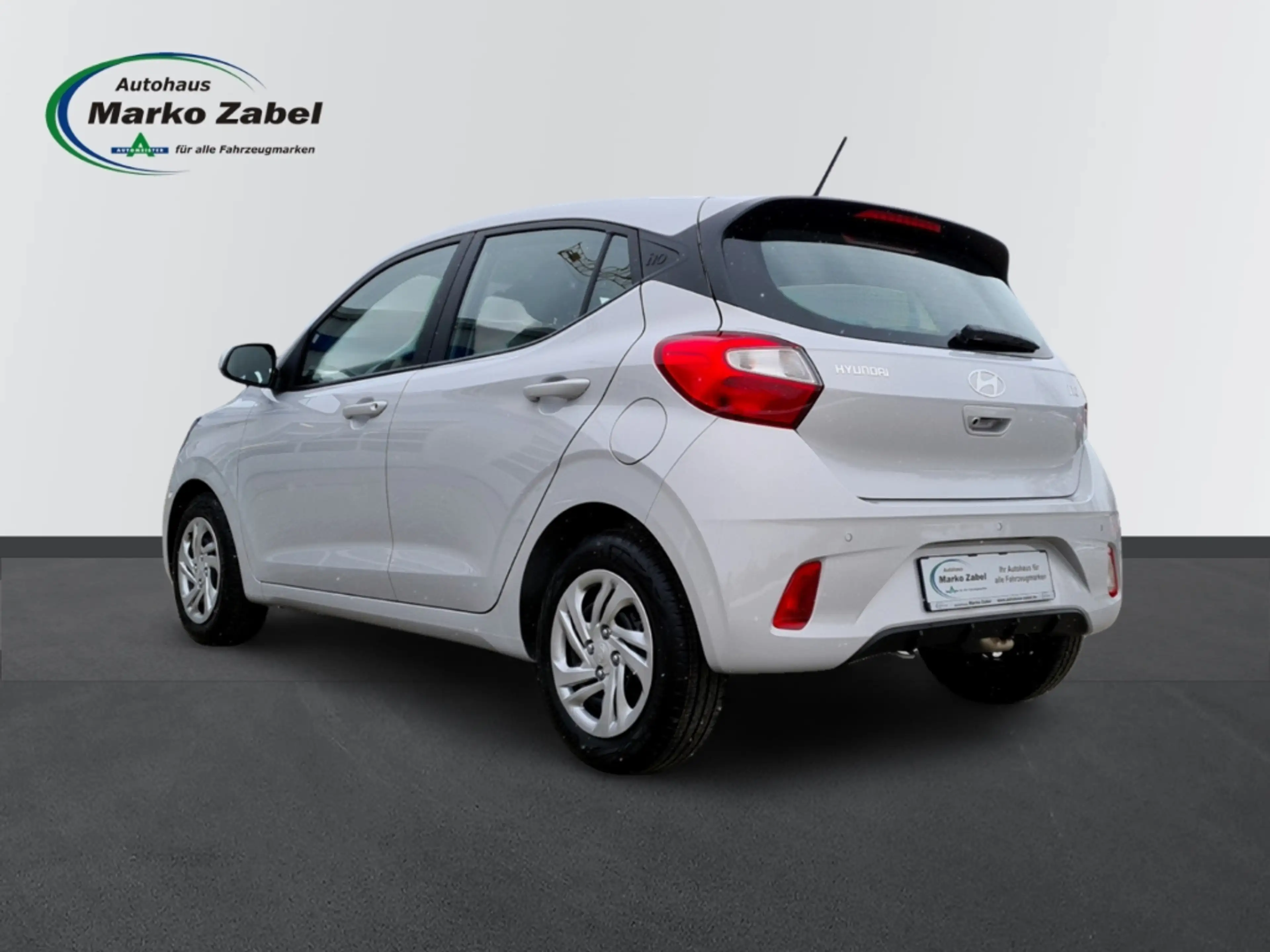 Hyundai i10 1.0 Automatik Sitzheizung Navi PDC Kamera App Conn — photo 3