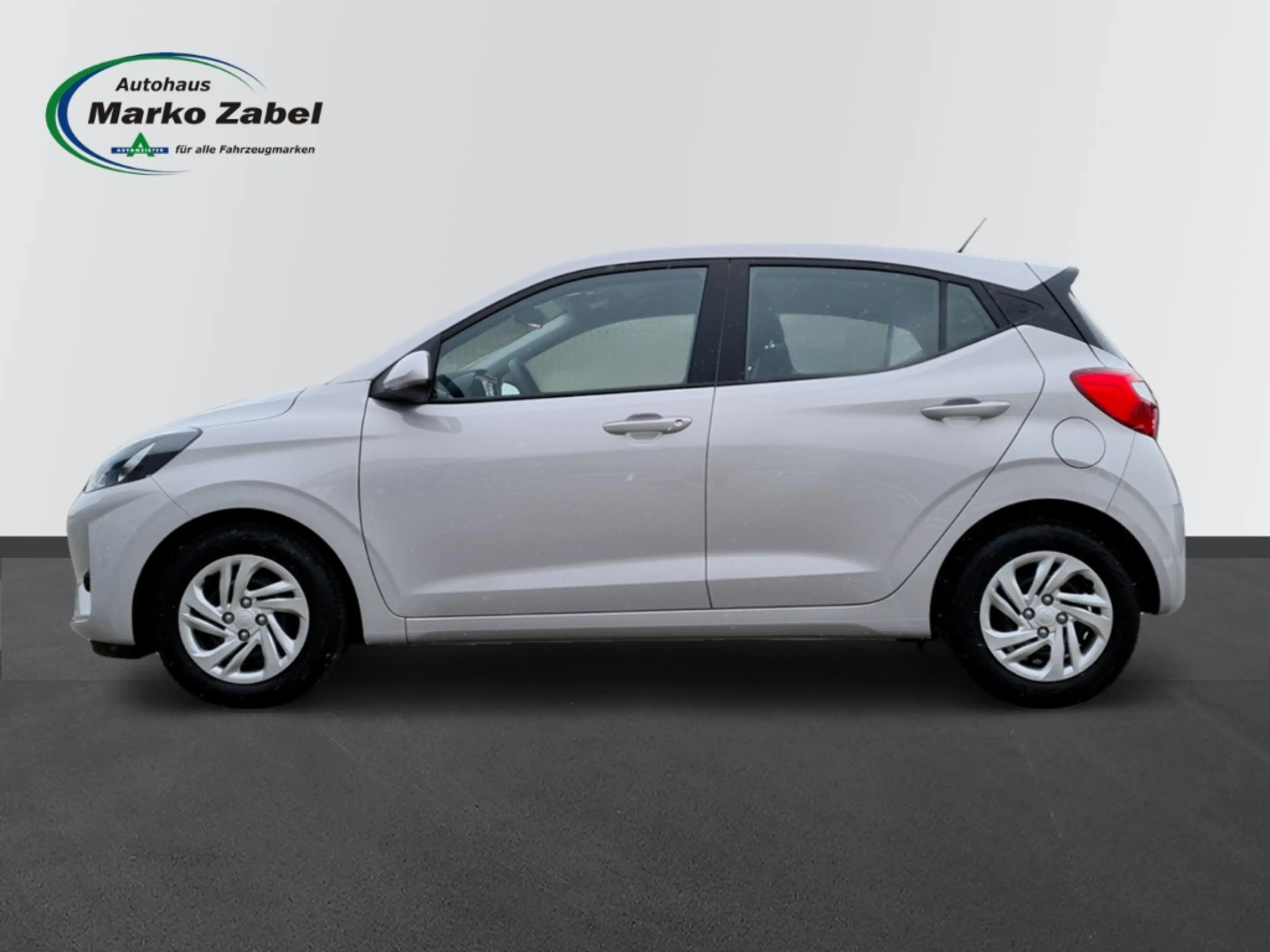 Hyundai i10 1.0 Automatik Sitzheizung Navi PDC Kamera App Conn — photo 2