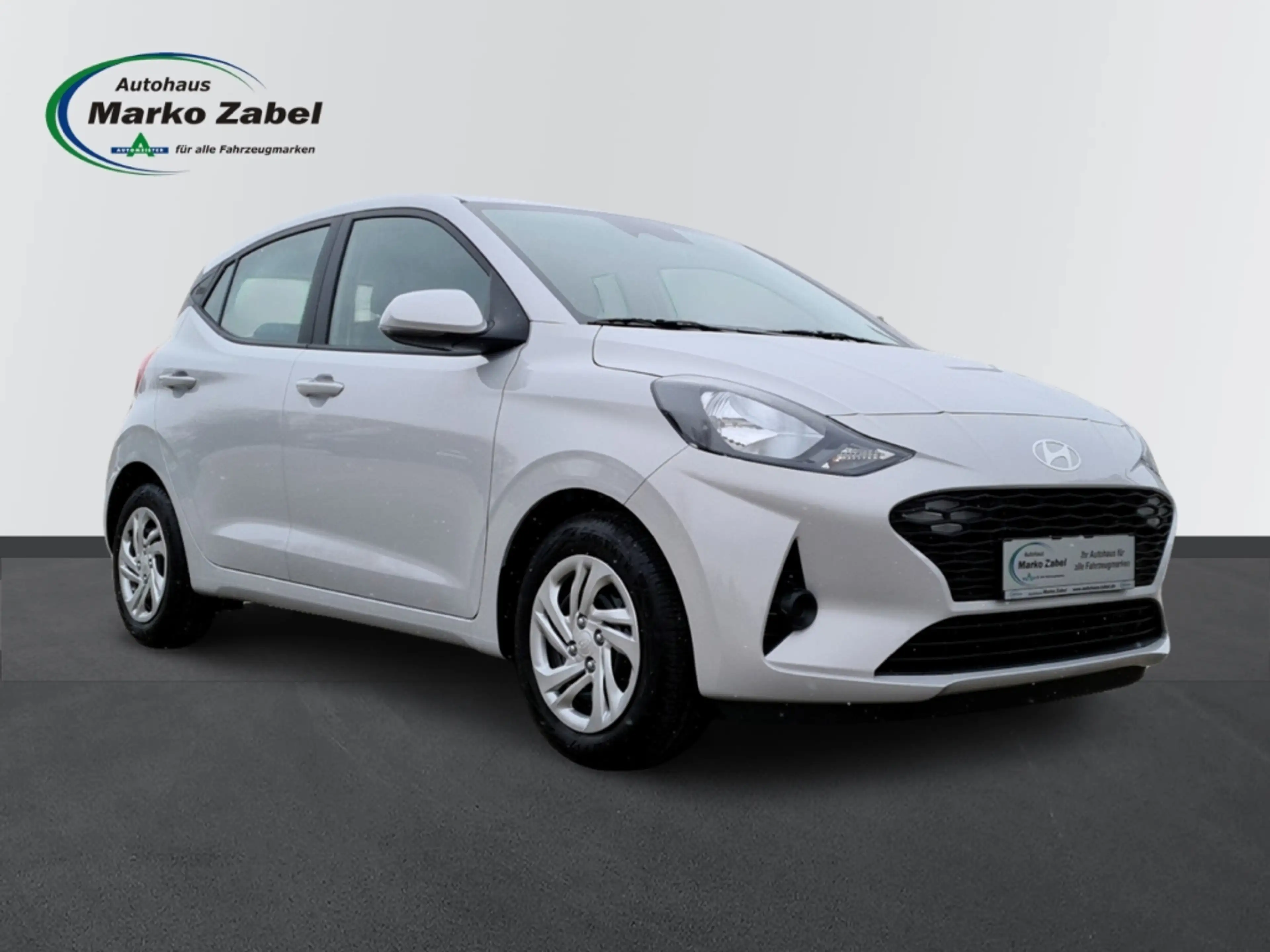 Hyundai i10 1.0 Automatik Sitzheizung Navi PDC Kamera App Conn — photo 7