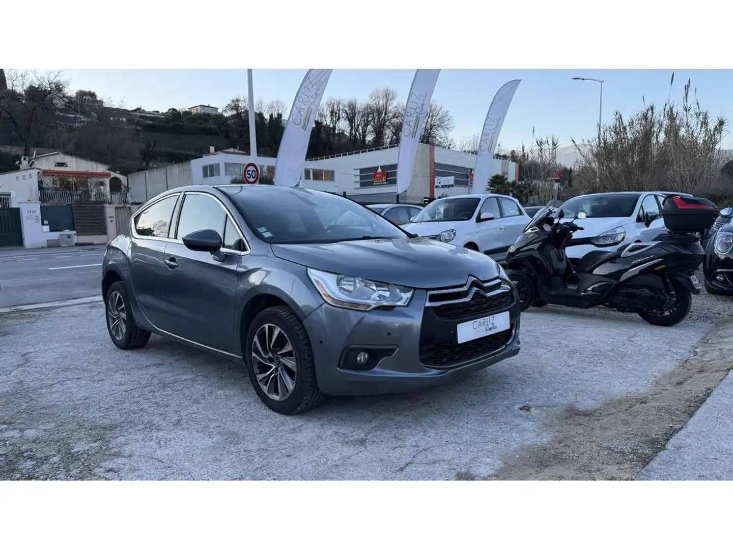 Citroen DS4 1.6 e-HDi FAP 112cv So Chic BVMP6 Grijs - 1