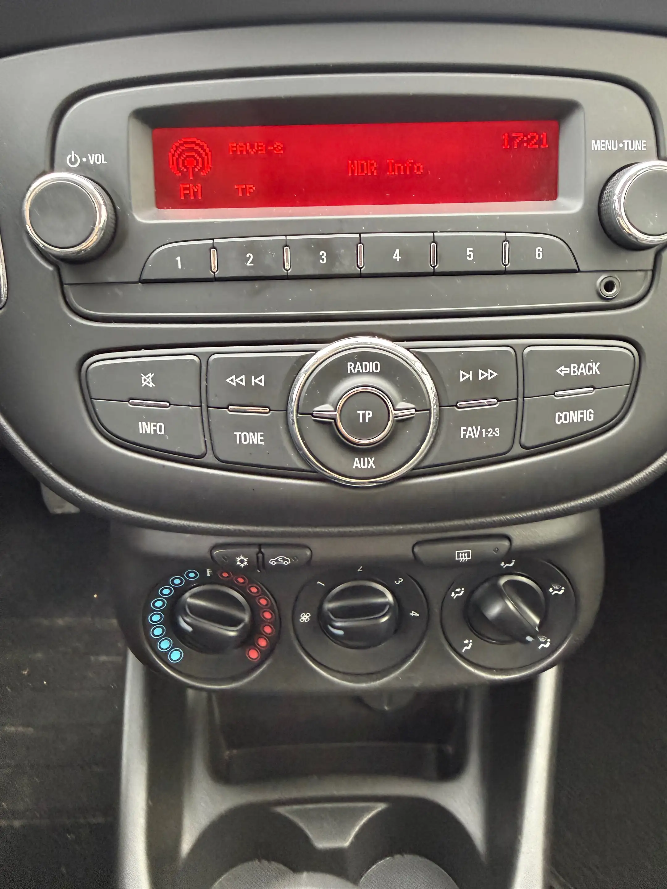 Opel Corsa-e — photo 5