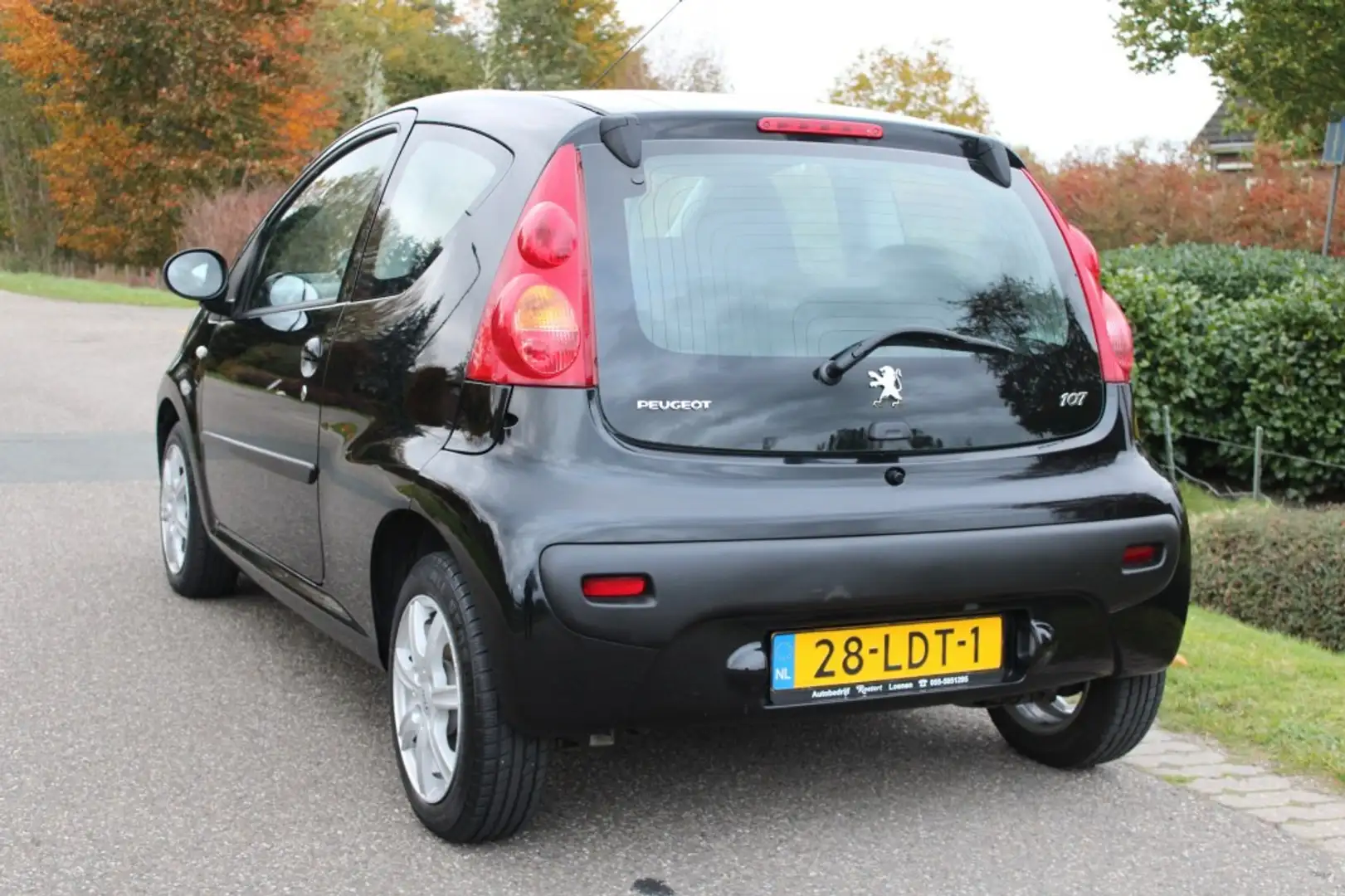 Peugeot 107 1.0 68pk Sublime 3-drs airco/AUX/elek ramen/lichtm Black - 2