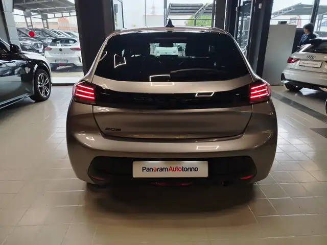 Peugeot 208 view 5