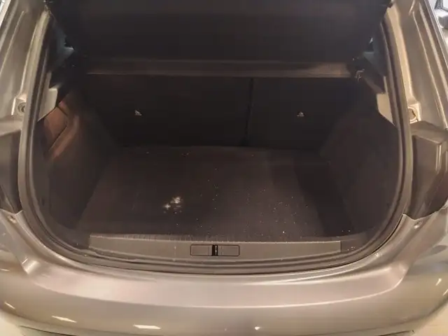Peugeot 208 view 14