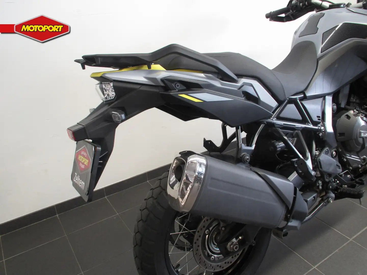 Suzuki V-Strom 800DE Šedá - 2