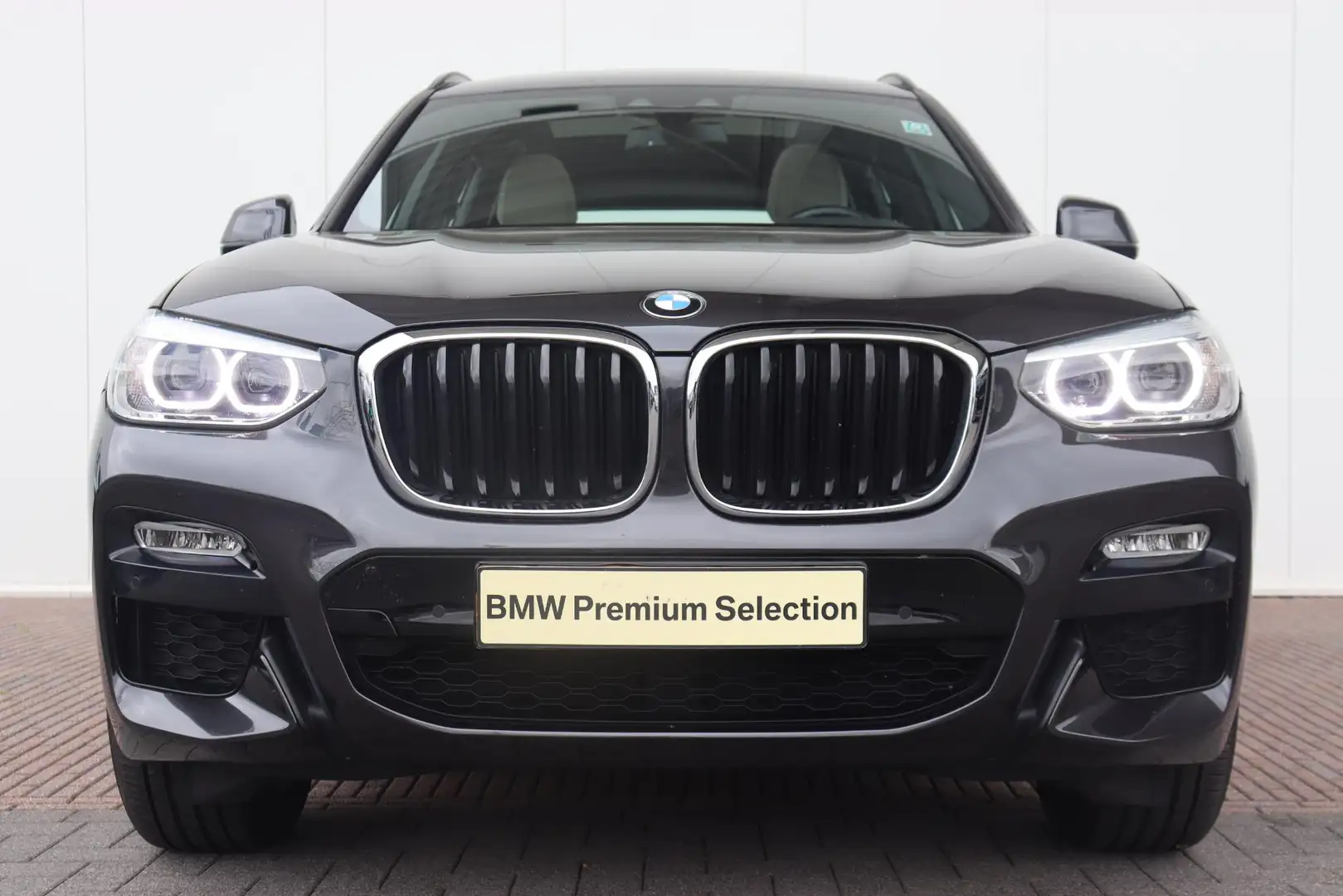 BMW X3 xDrive20i High Executive M-Sportpakket / Panoramad Grijs - 2