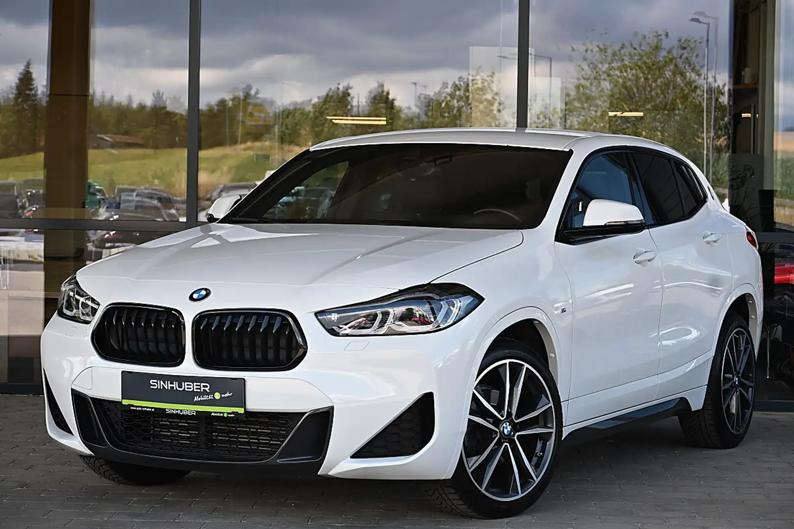 BMW X2 sDrive 16d Aut. M Sport adapt. LED, HeadUp, Nav... Weiß - 1