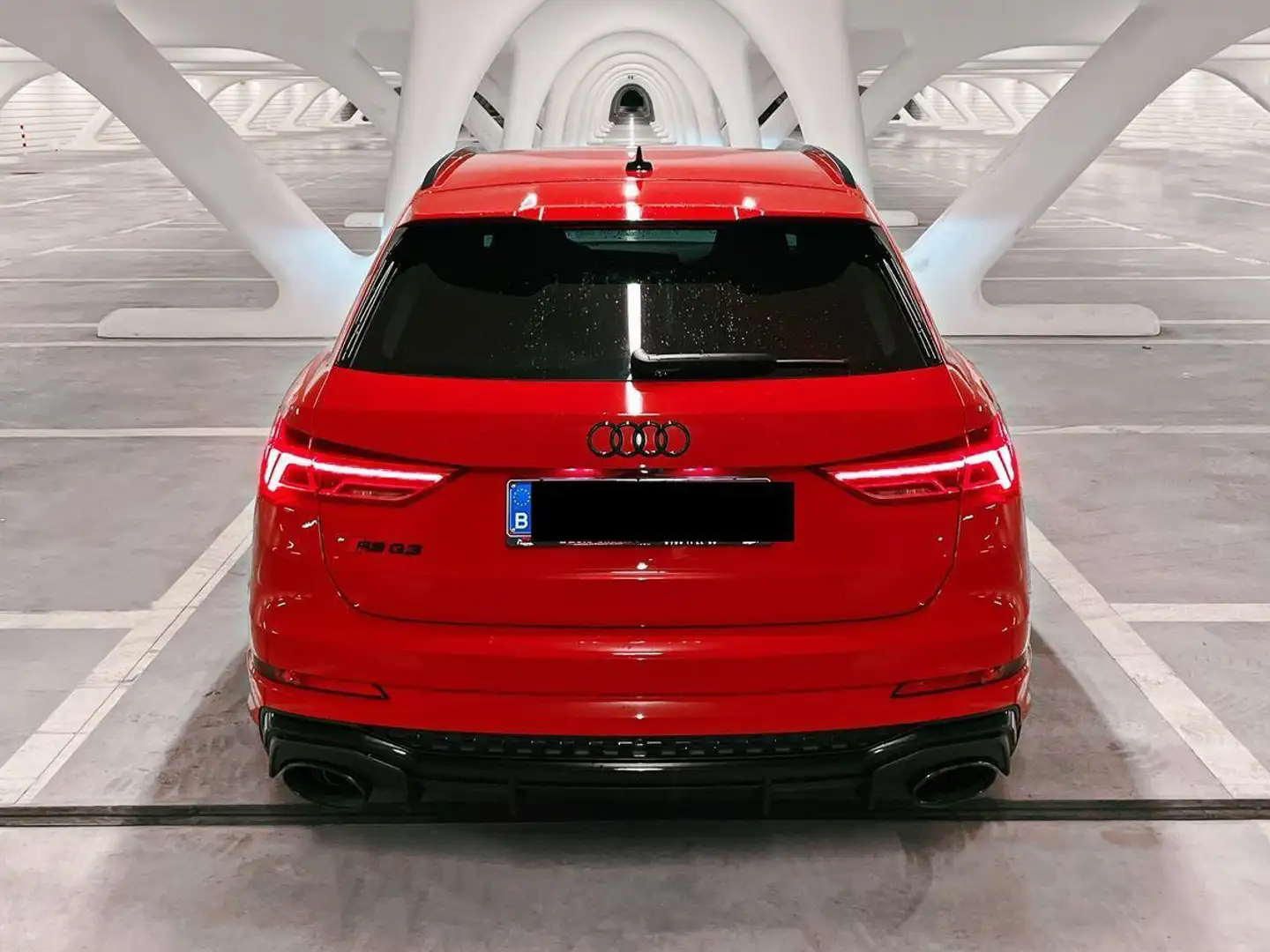 Audi RS Q3 2.5 TFSI Quattro RS Q3 S tronic crvena - 2
