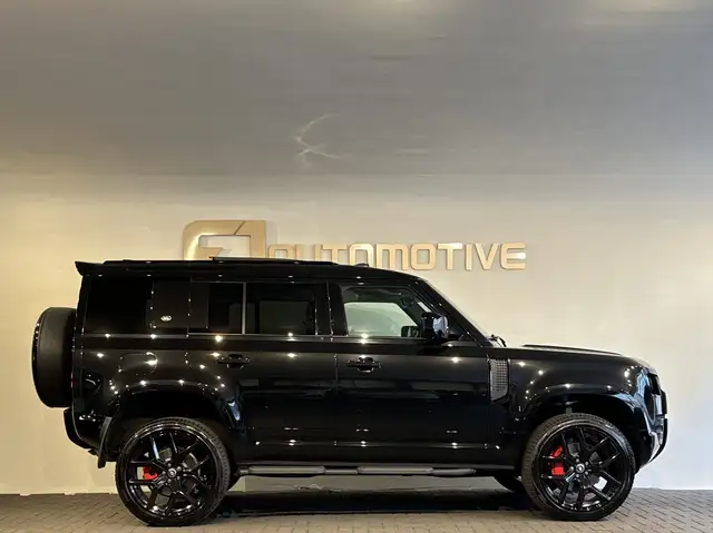 Land Rover Defender view 9