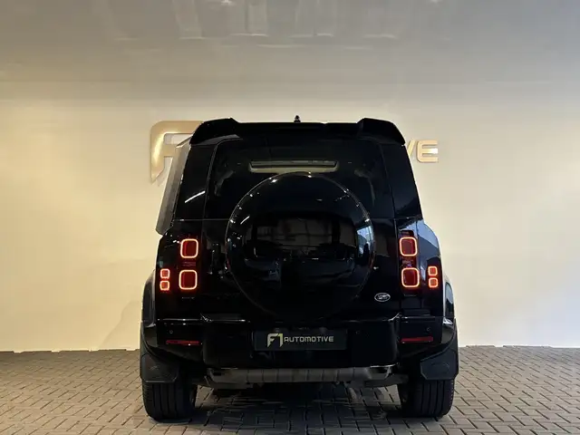 Land Rover Defender view 6