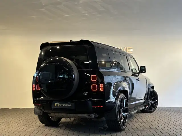 Land Rover Defender view 7