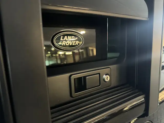 Land Rover Defender view 26