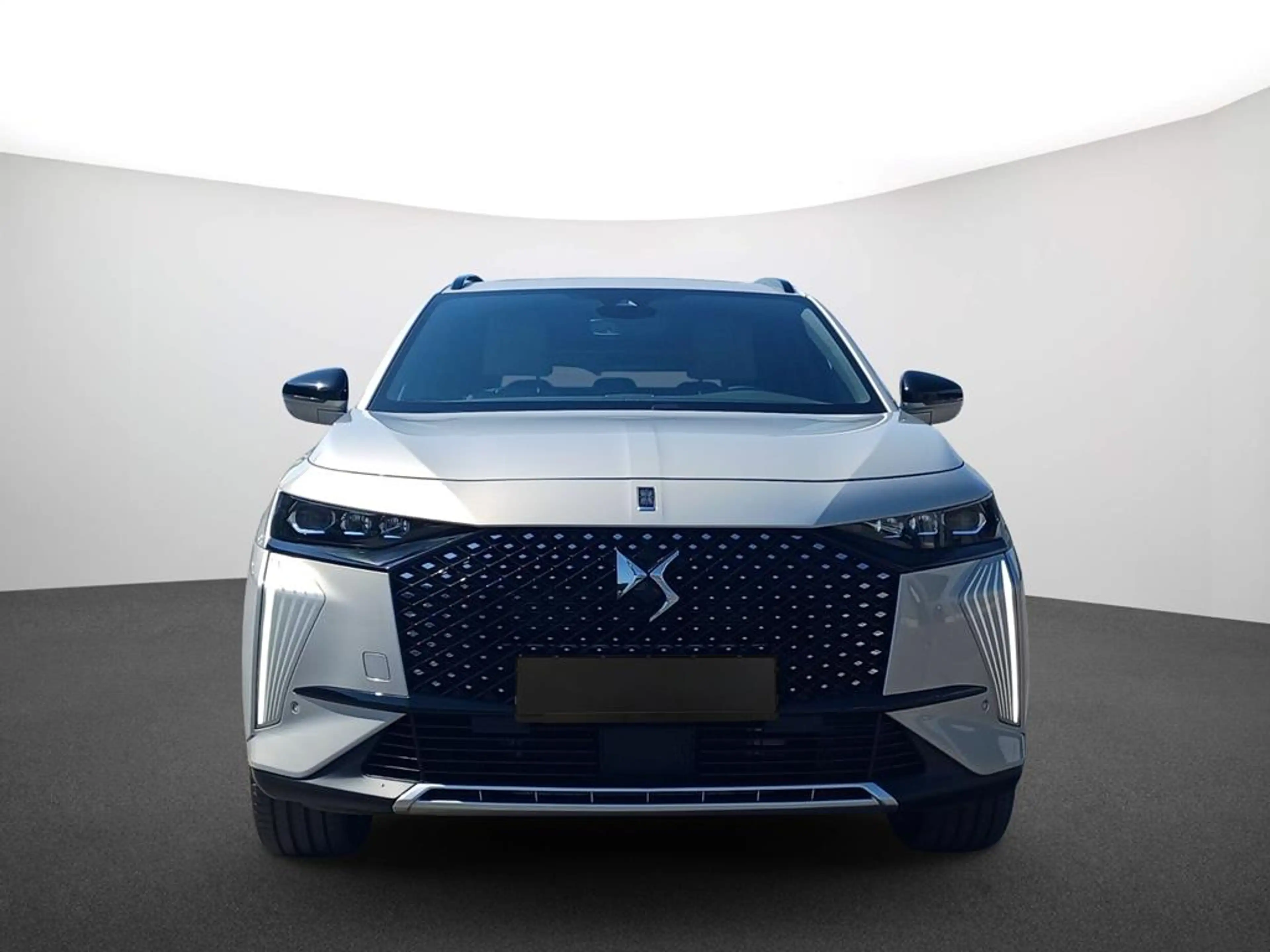 DS Automobiles DS 7 Etoile Plug-In Hybrid 225 — photo 2