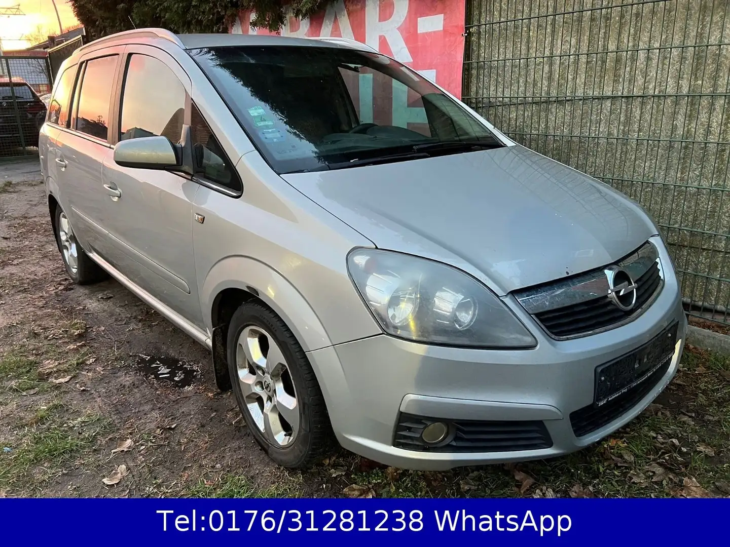 Opel Zafira B Cosmo 1.9 CDTI !! Automatik !! Klima !! Silber - 2