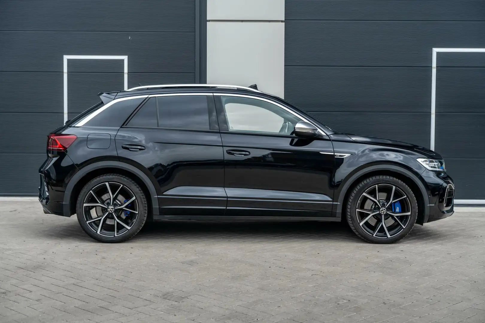 Volkswagen T-Roc 2.0 TSI 4Motion R 301PK IQ|tr.haak|Pano|Vol Zwart - 2