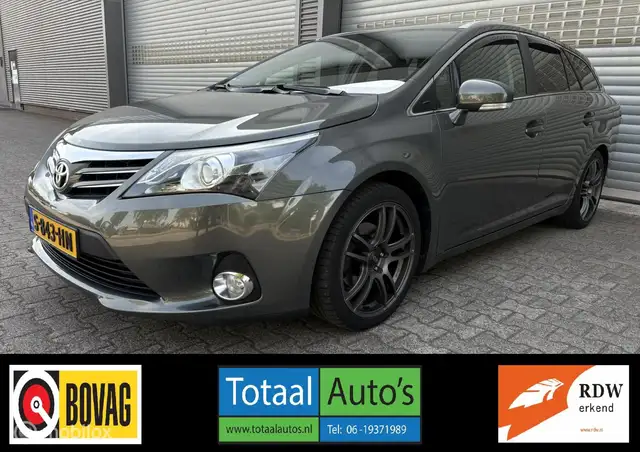 Toyota Avensis 1.8 VVTi Dynamic Business*CRUISE*TREKH*APPLE