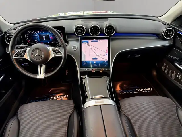 Mercedes-Benz 220 view 10