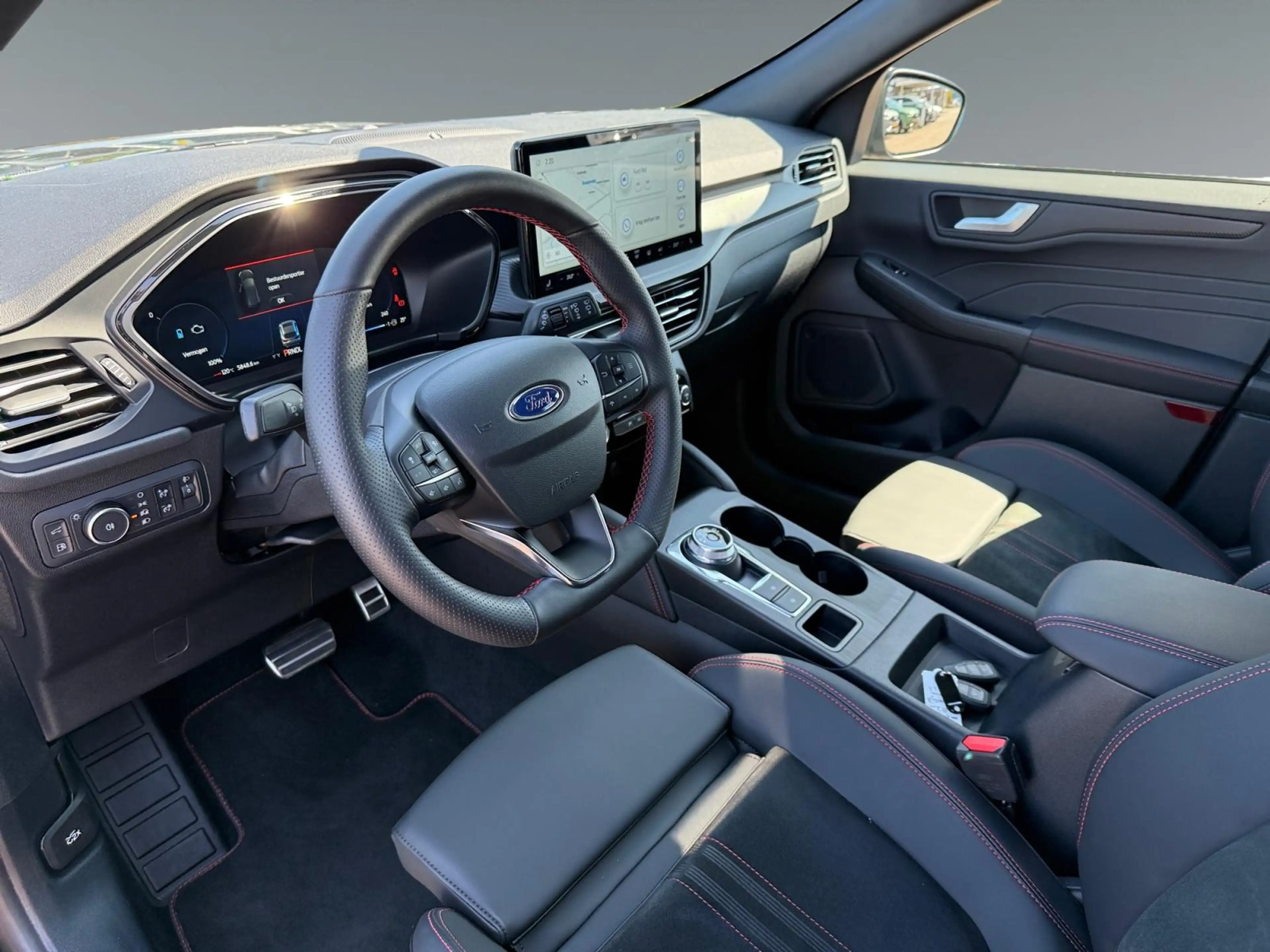 Ford Kuga ST-Line X 2.5 Plug-in Hybryd 243pk — photo 2