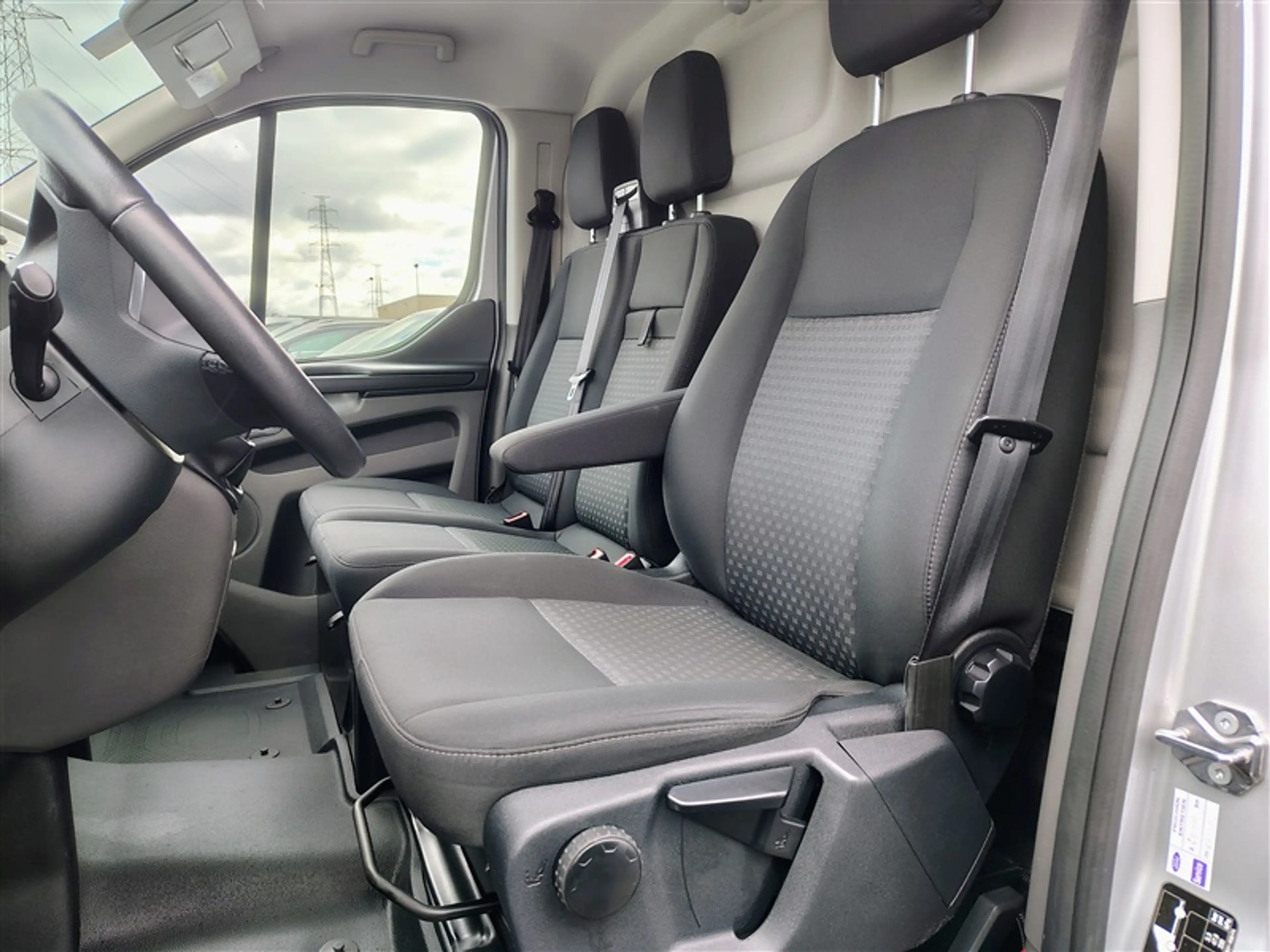 Ford Transit Custom 2.0 TDCi L2H1 Trend 3PL+ELEVATEUR — photo 7