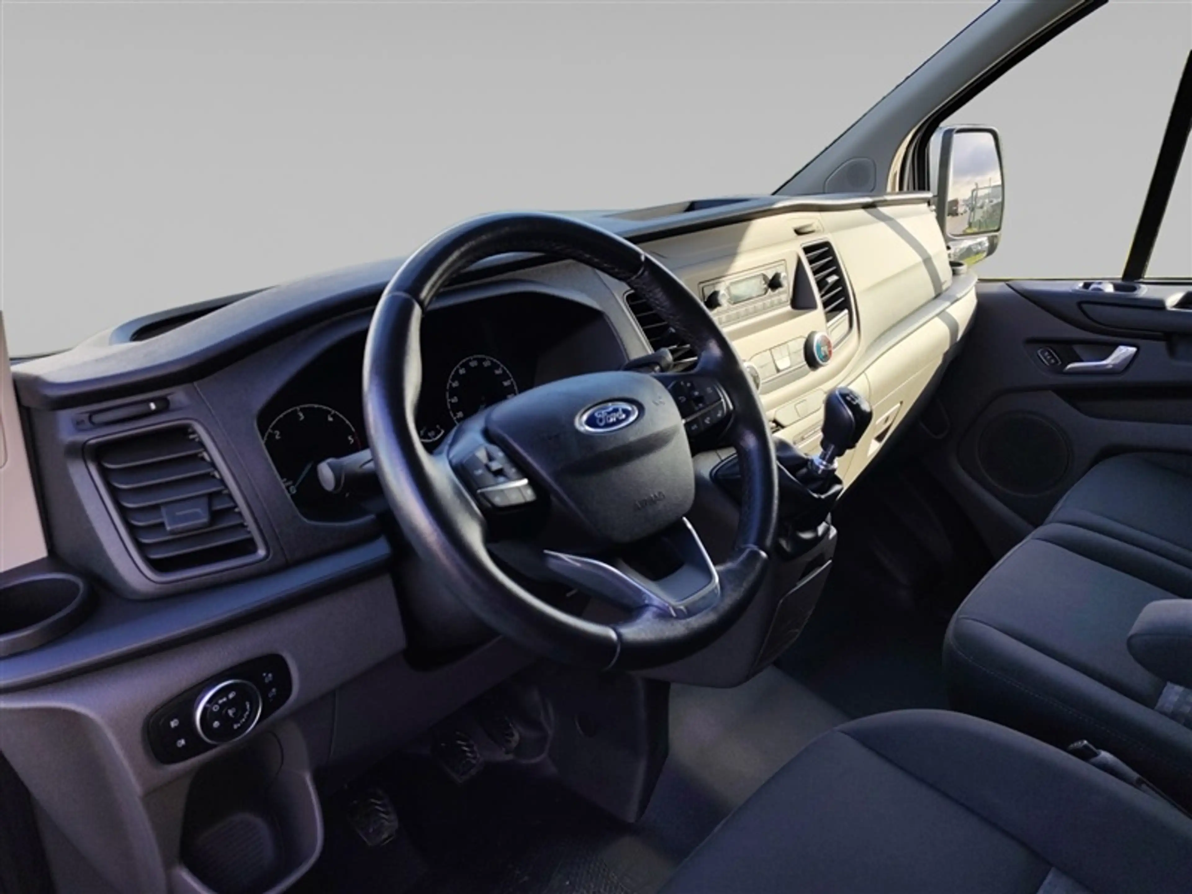 Ford Transit Custom 2.0 TDCi L2H1 Trend 3PL+ELEVATEUR — photo 8