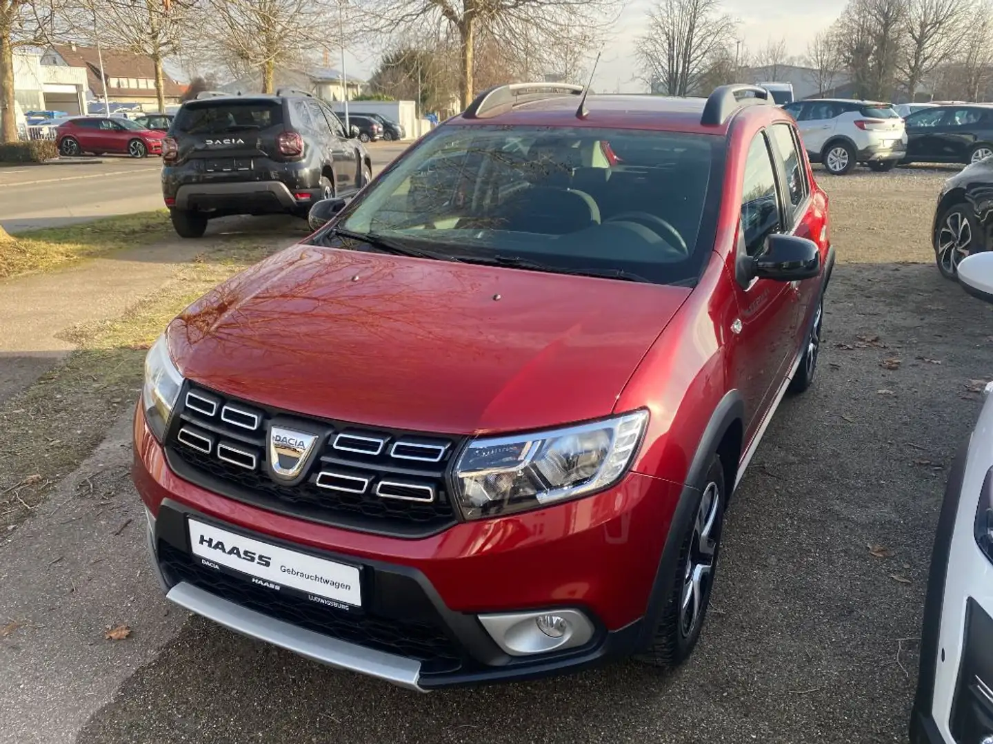Dacia Sandero Stepway TCe 100 Celebration Rot - 1