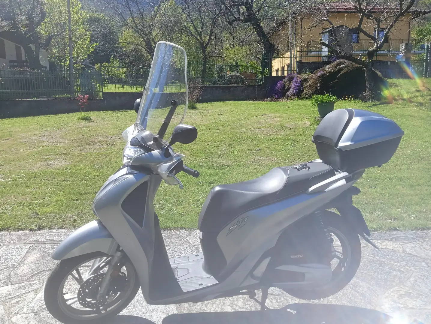 Honda SH 150 Grigio - 2