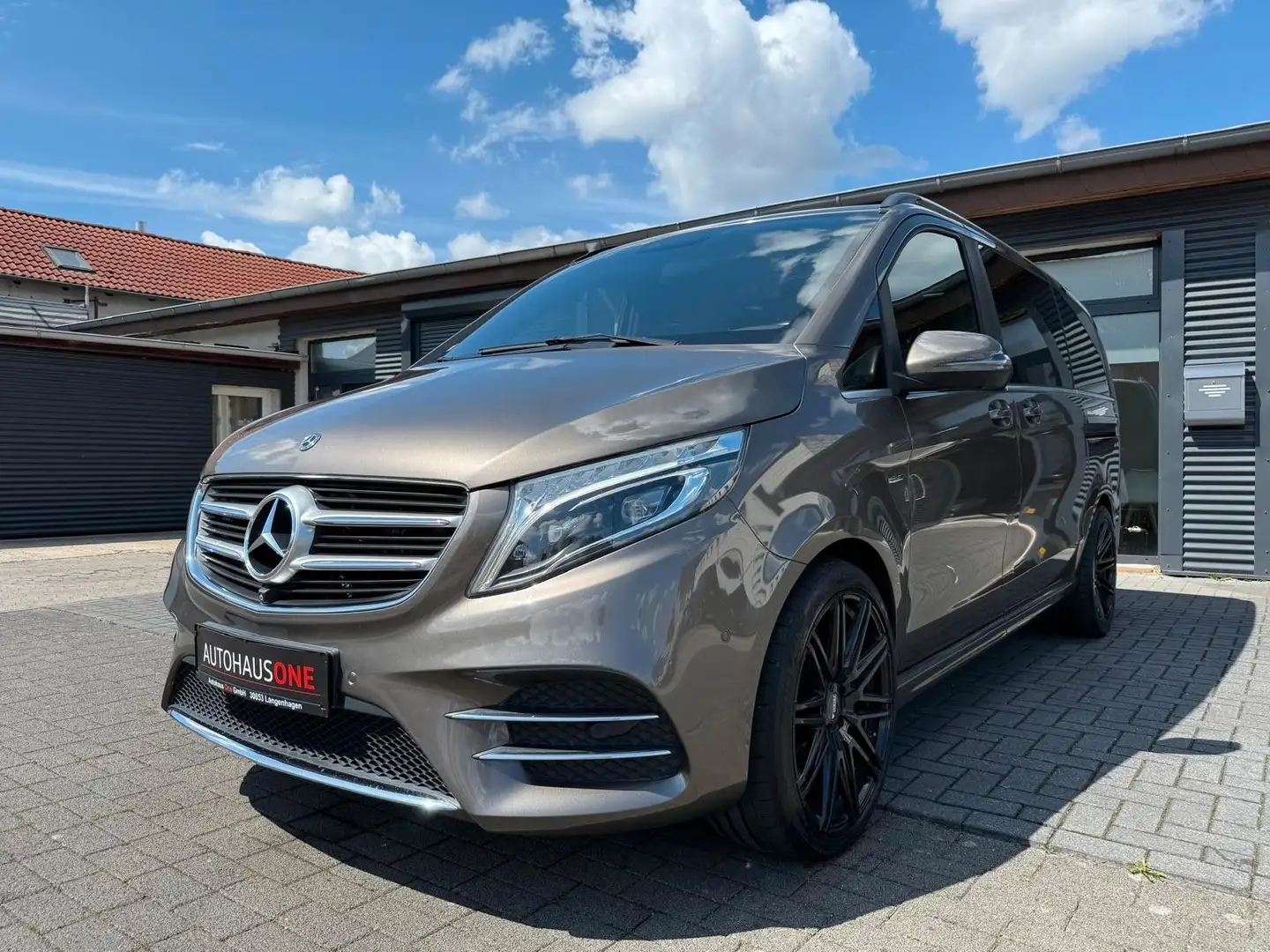 Mercedes-Benz V 250 d AMG PANORAMA/STANDHZG/360°KAMERA Grau - 1