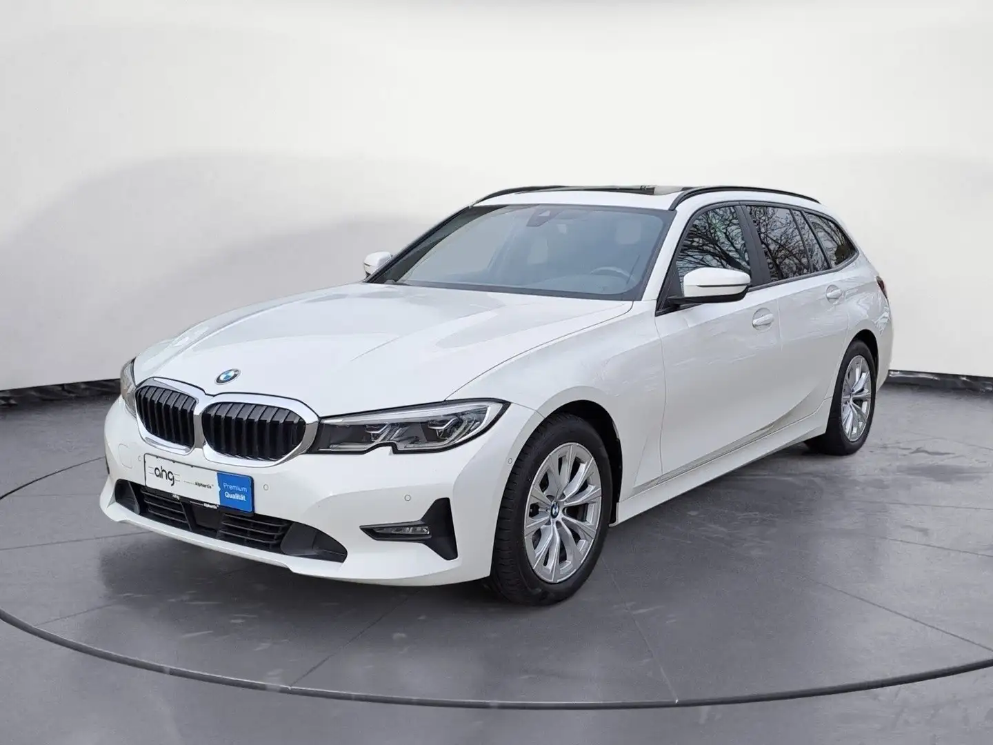 BMW 320 d xDrive Touring Innovationsp. AHK Weiß - 2