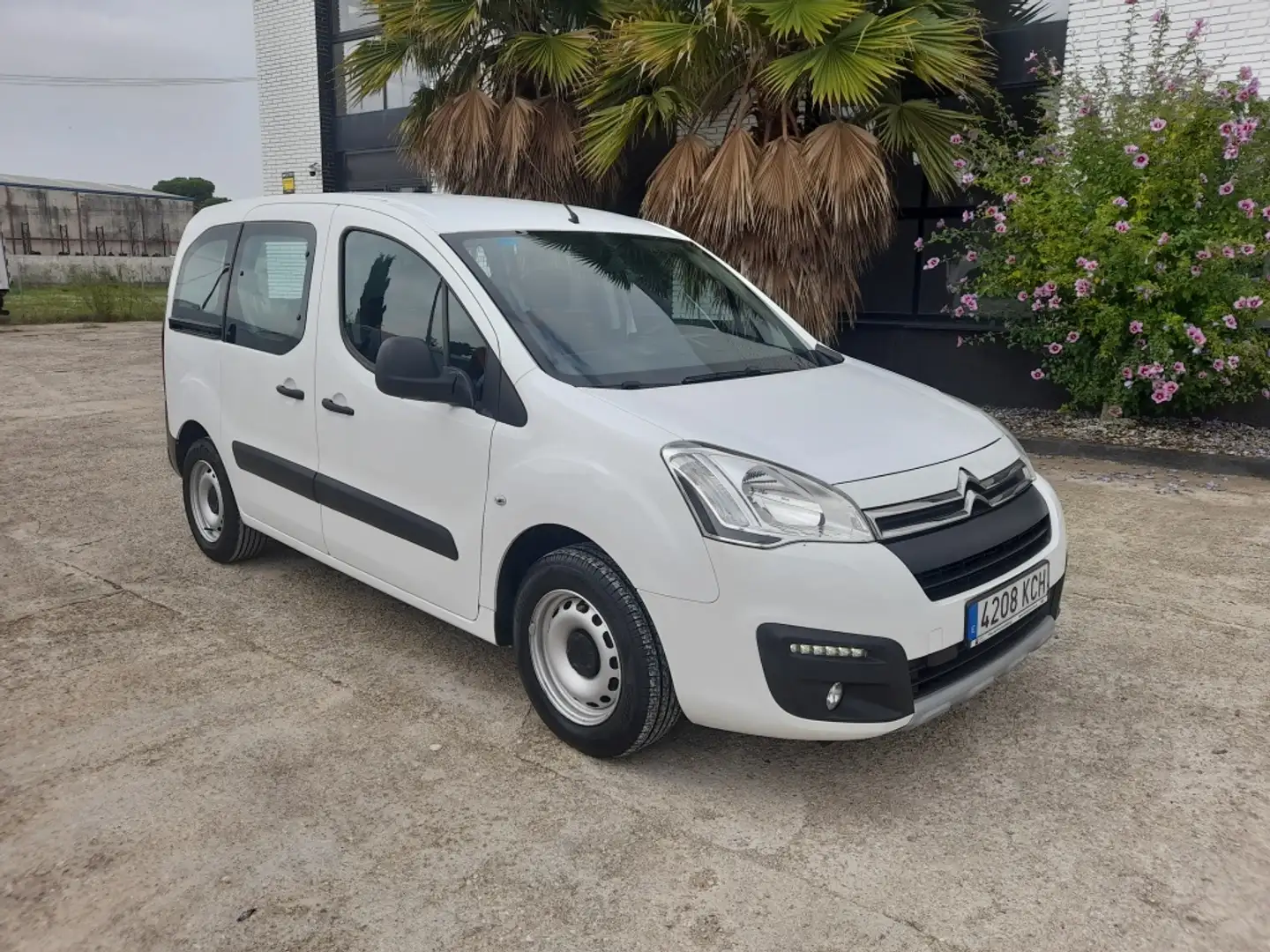 Citroen Berlingo Multispace 1.6BlueHDi Live 100 Weiß - 1