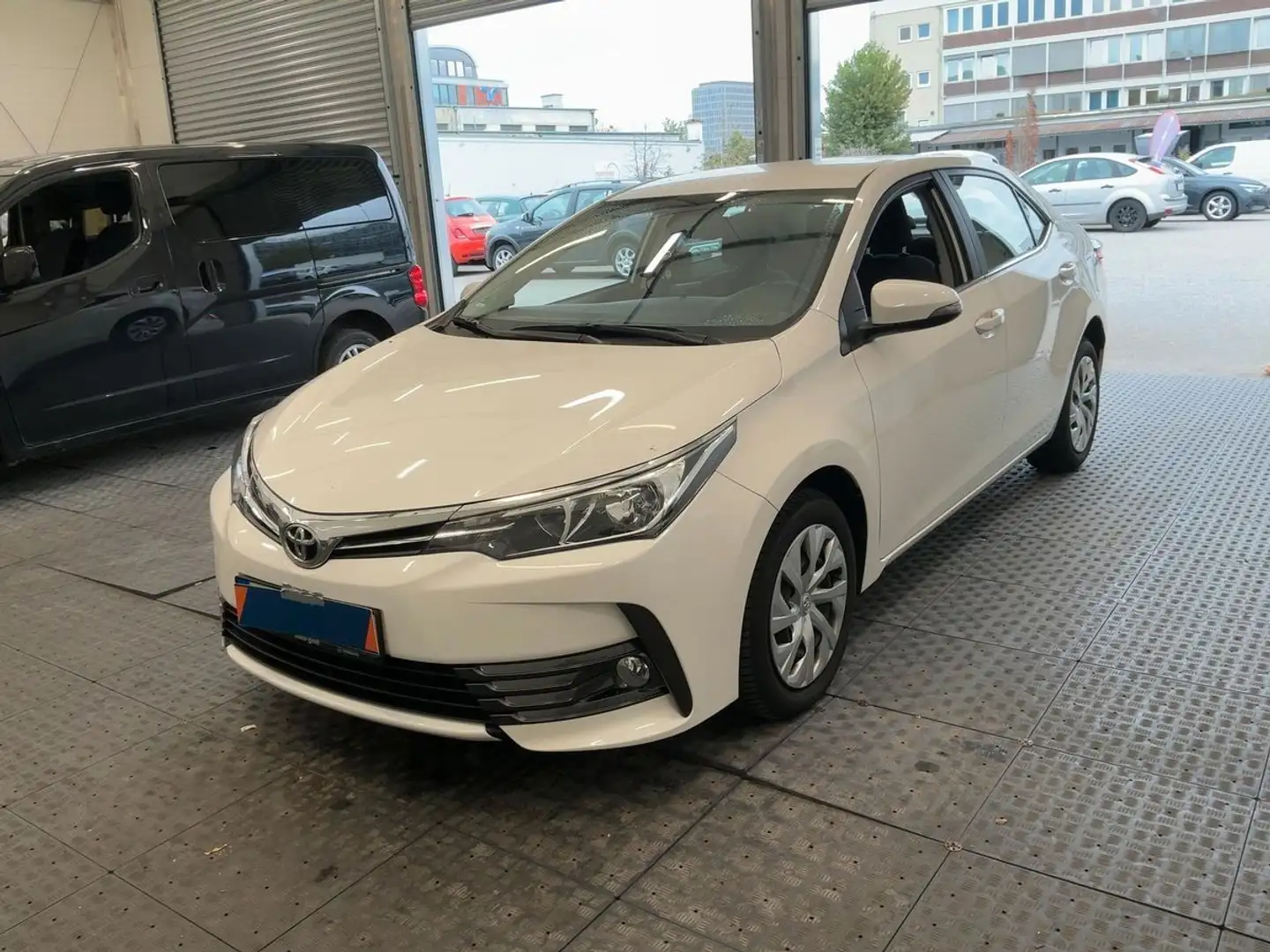 Toyota Corolla Comfort Automatik TÜV NEU Weiß - 1