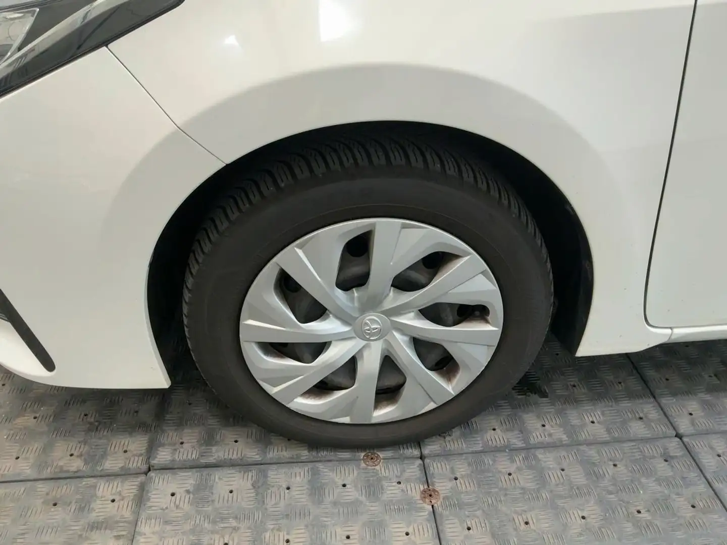 Toyota Corolla Comfort Automatik TÜV NEU Weiß - 2