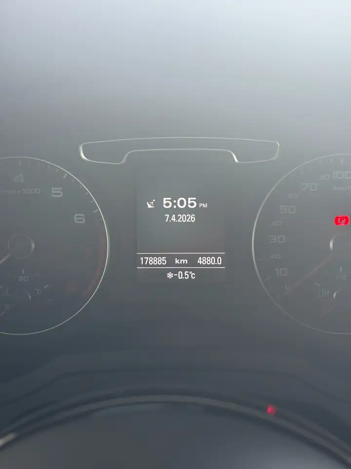Audi Q3 снимка Audi Q3
