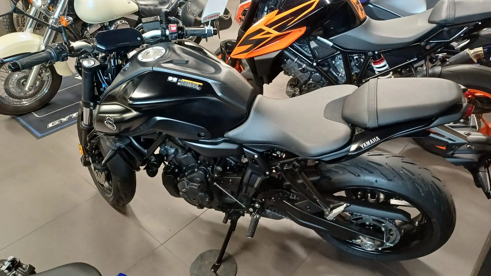 Yamaha MT-07 PURE Nero - 1