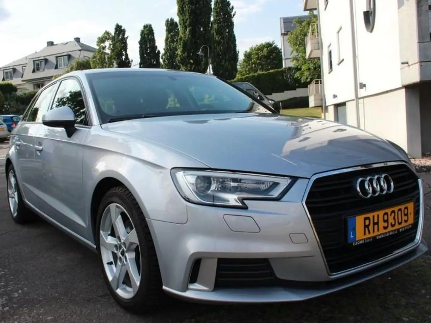 Audi A3 A3 30 TFSI Sportback S tronic sport Argent - 2