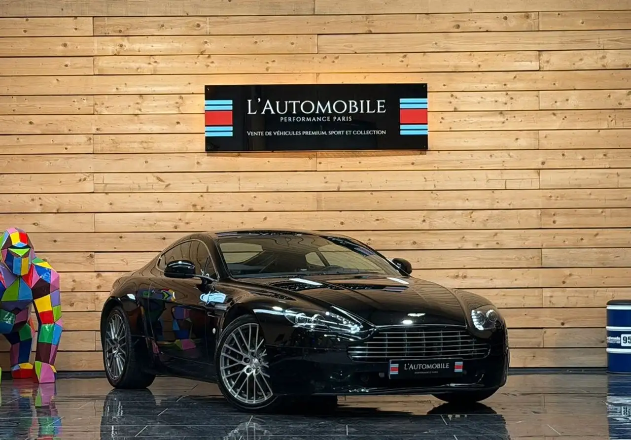 Aston Martin V8