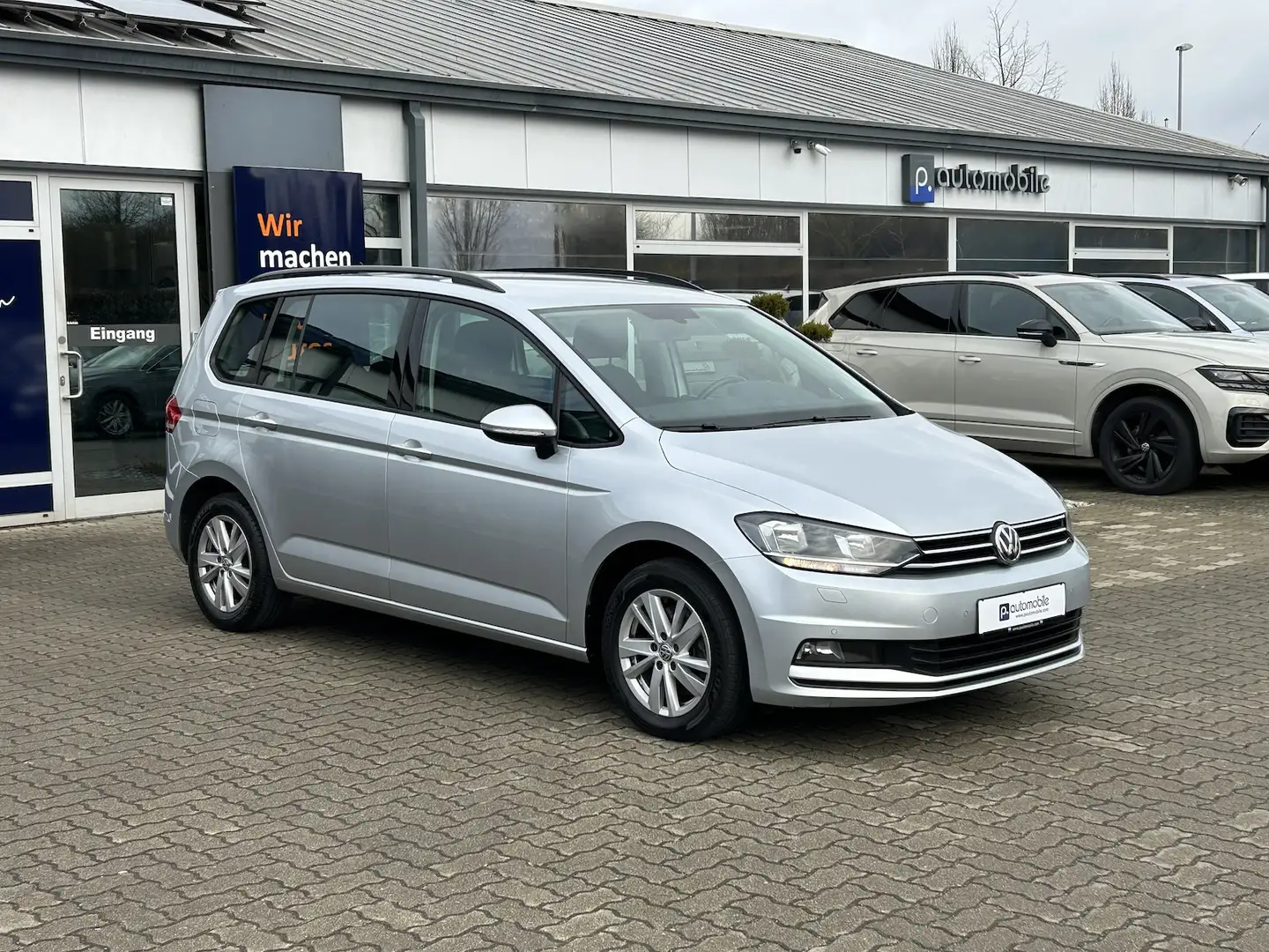 Volkswagen Touran 2.0 TDI DSG Comfortline*ACC*NAVI*PDC* Zilver - 2