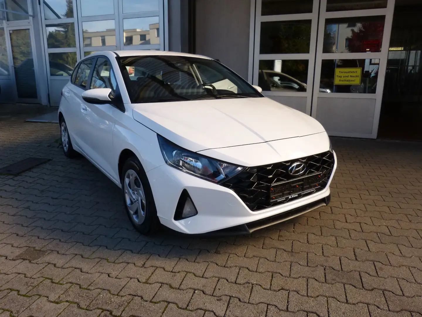 Hyundai i20 APPLE SHZ LHZ KAMERA KLIMAAUT. AHK Weiß - 1