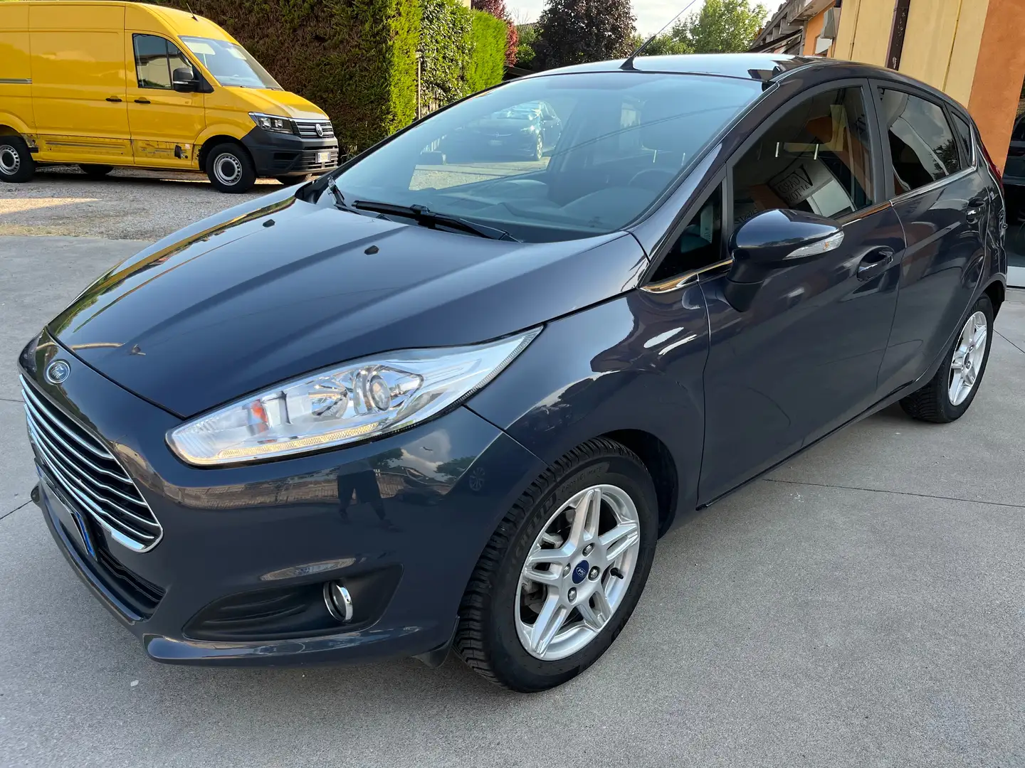 Ford Fiesta 5p 1.4 Titanium GPL 92cv NEOPATENTATI! Gris - 1