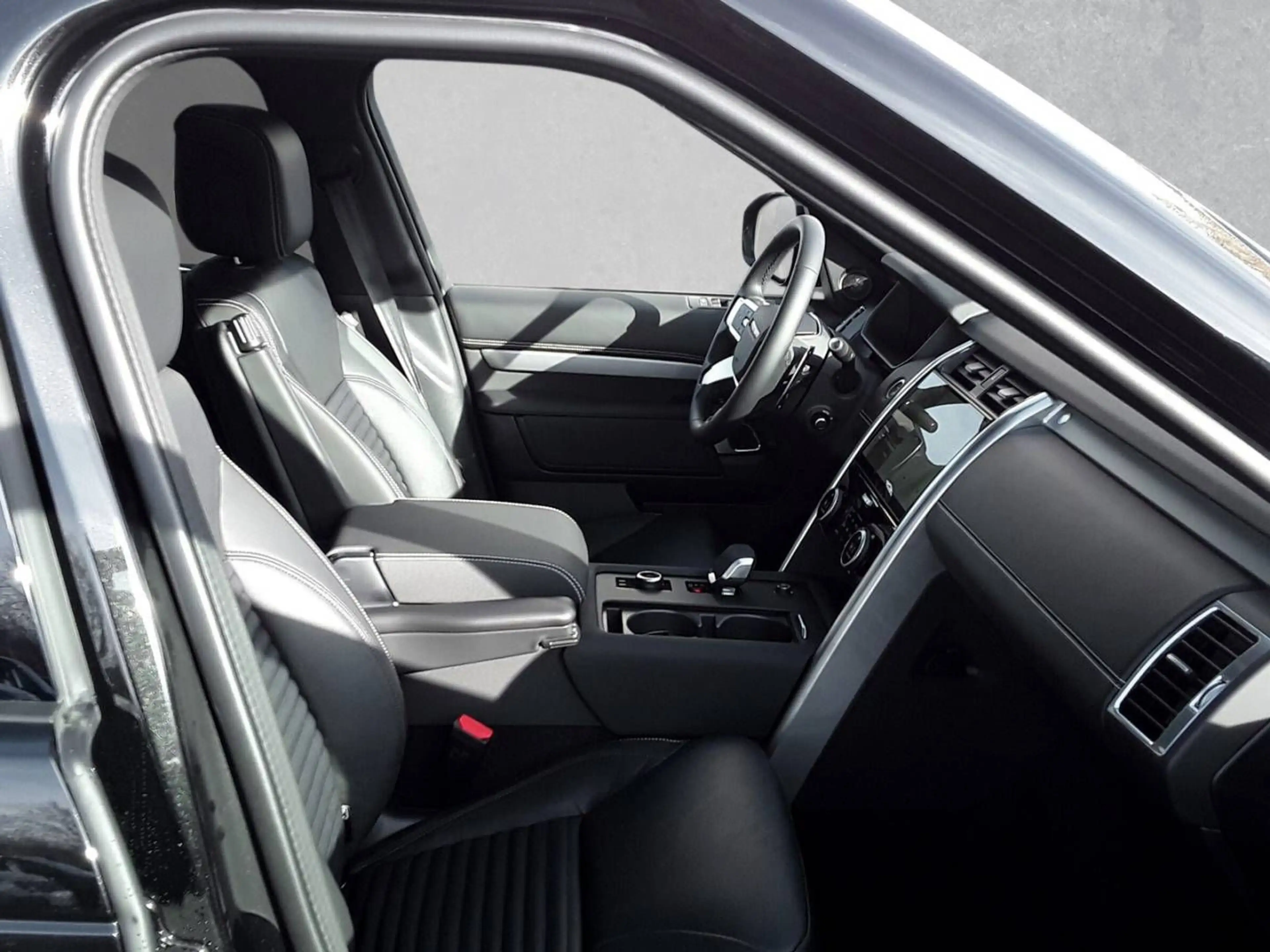 Land Rover Discovery D250 Dynamic SE — photo 3