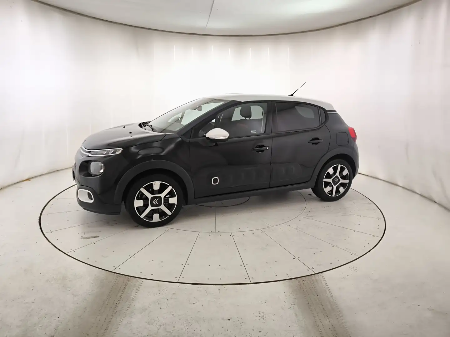 Citroen C3 1.2 PureTech Shine Negro - 2