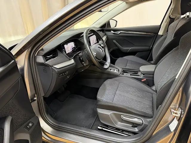 Skoda Octavia view 6