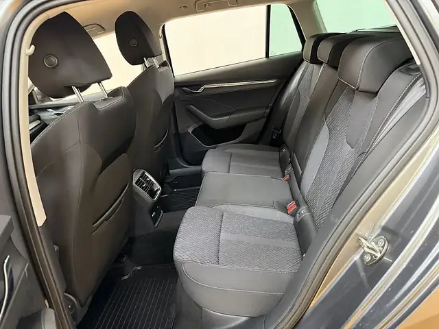 Skoda Octavia view 5