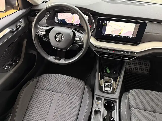 Skoda Octavia view 2