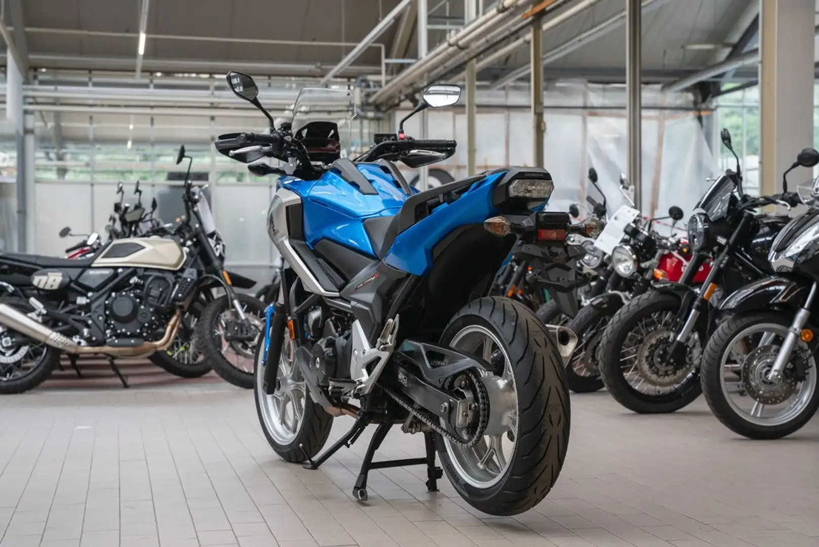 Honda NC 750 XA ABS, unfallfrei, Lieferservice Blau - 2