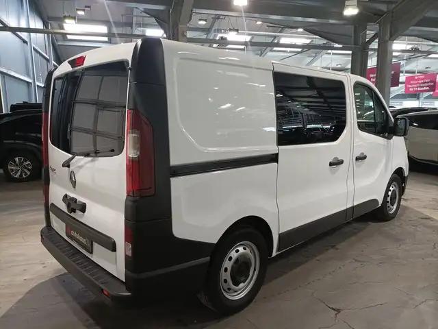 Renault Trafic view 5