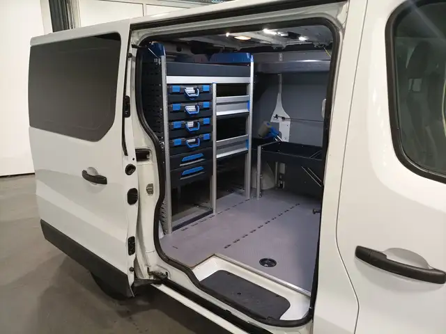 Renault Trafic view 15