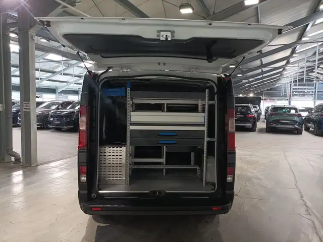 Renault Trafic view 6