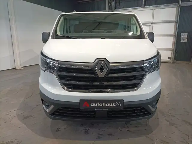 Renault Trafic view 2